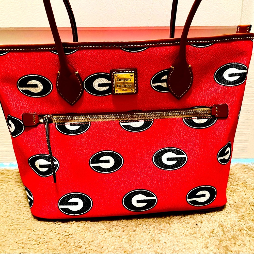 Dooney & Bourke UGA purse *NEW*